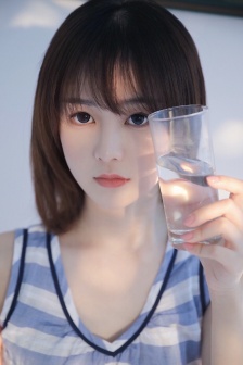 被虫娘养育着繁殖后代手机版